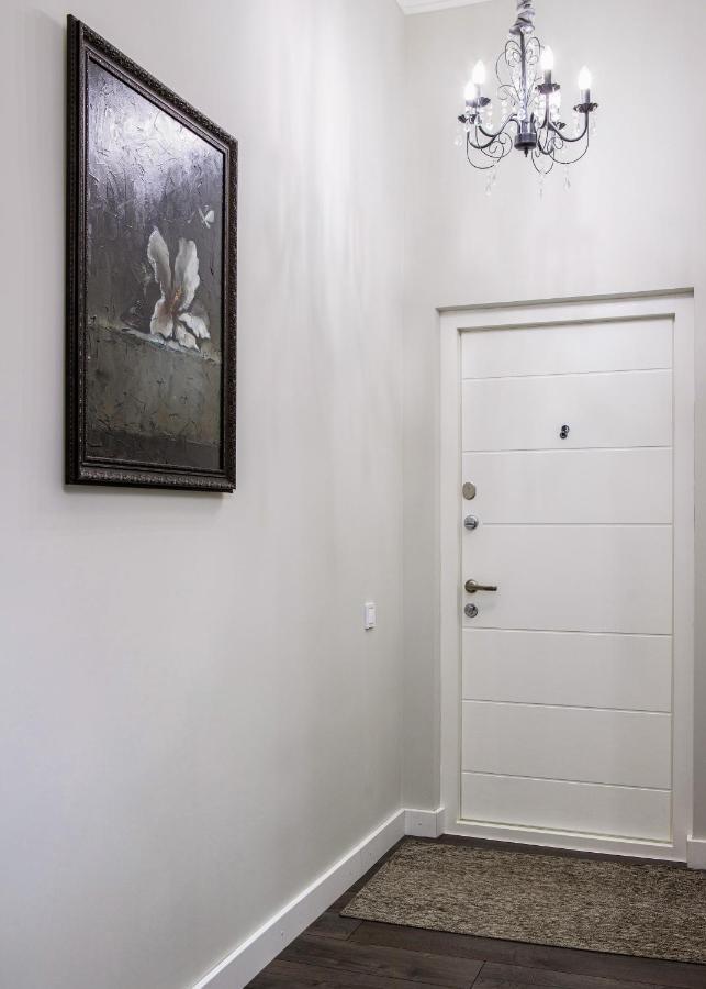 3 Room Apartments , Rohatyntsyv Street 利沃夫 外观 照片